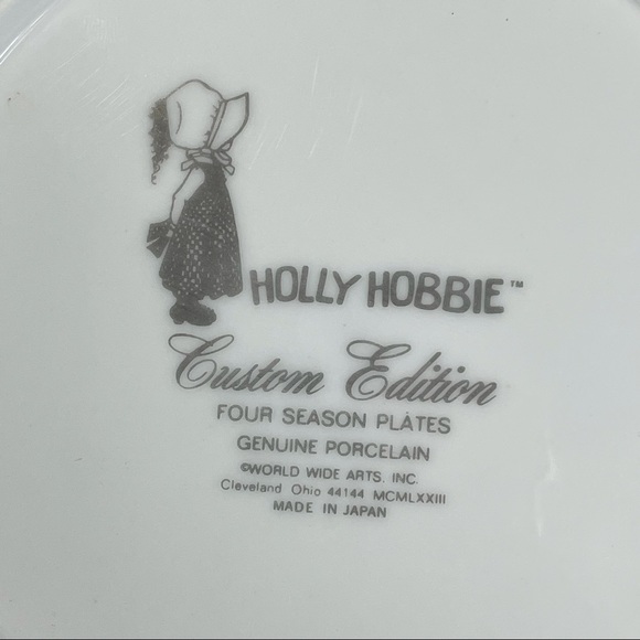 Vintage Holly Hobbie Four Season Porcelain Plate White Gold Collectible Gift - Picture 3 of 5